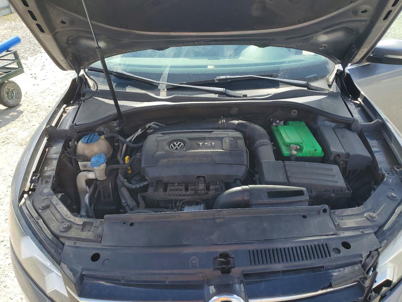 2014 VOLKSWAGEN PASSAT S photo 11