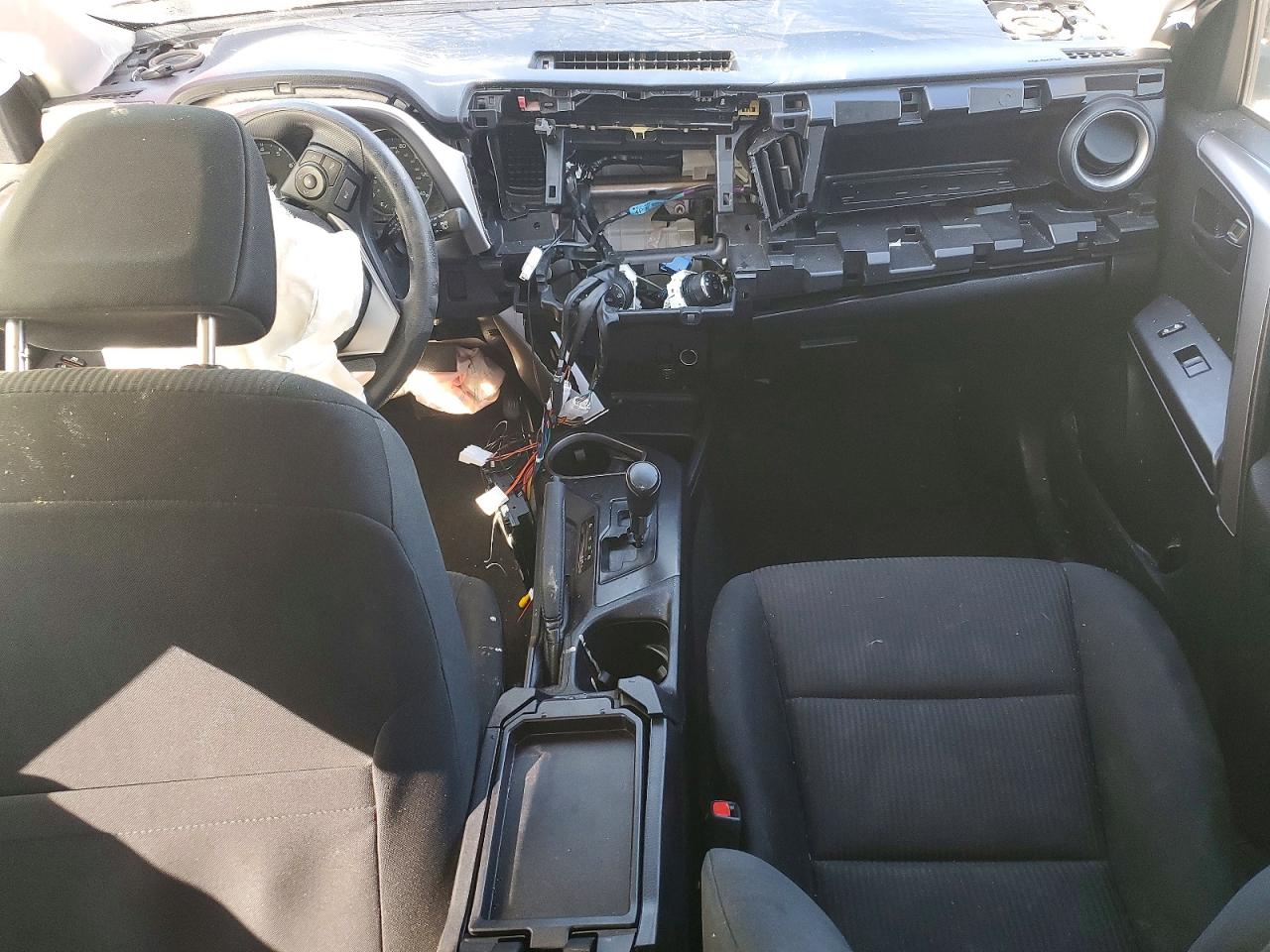 2017 TOYOTA RAV4 LE photo 15