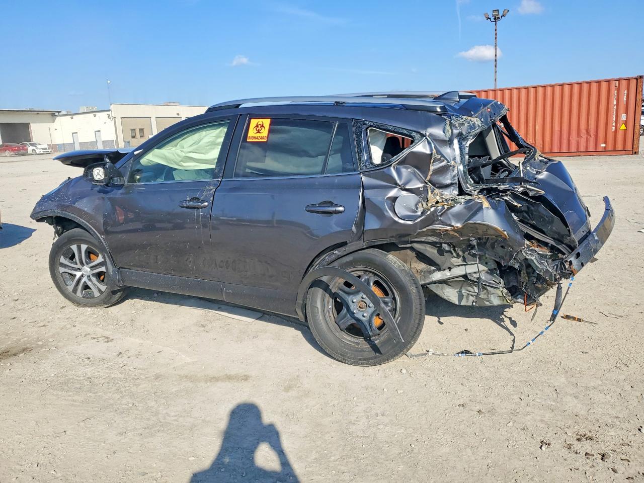 2017 TOYOTA RAV4 LE photo 3
