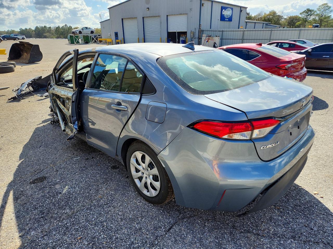 2024 TOYOTA COROLLA LE photo 3