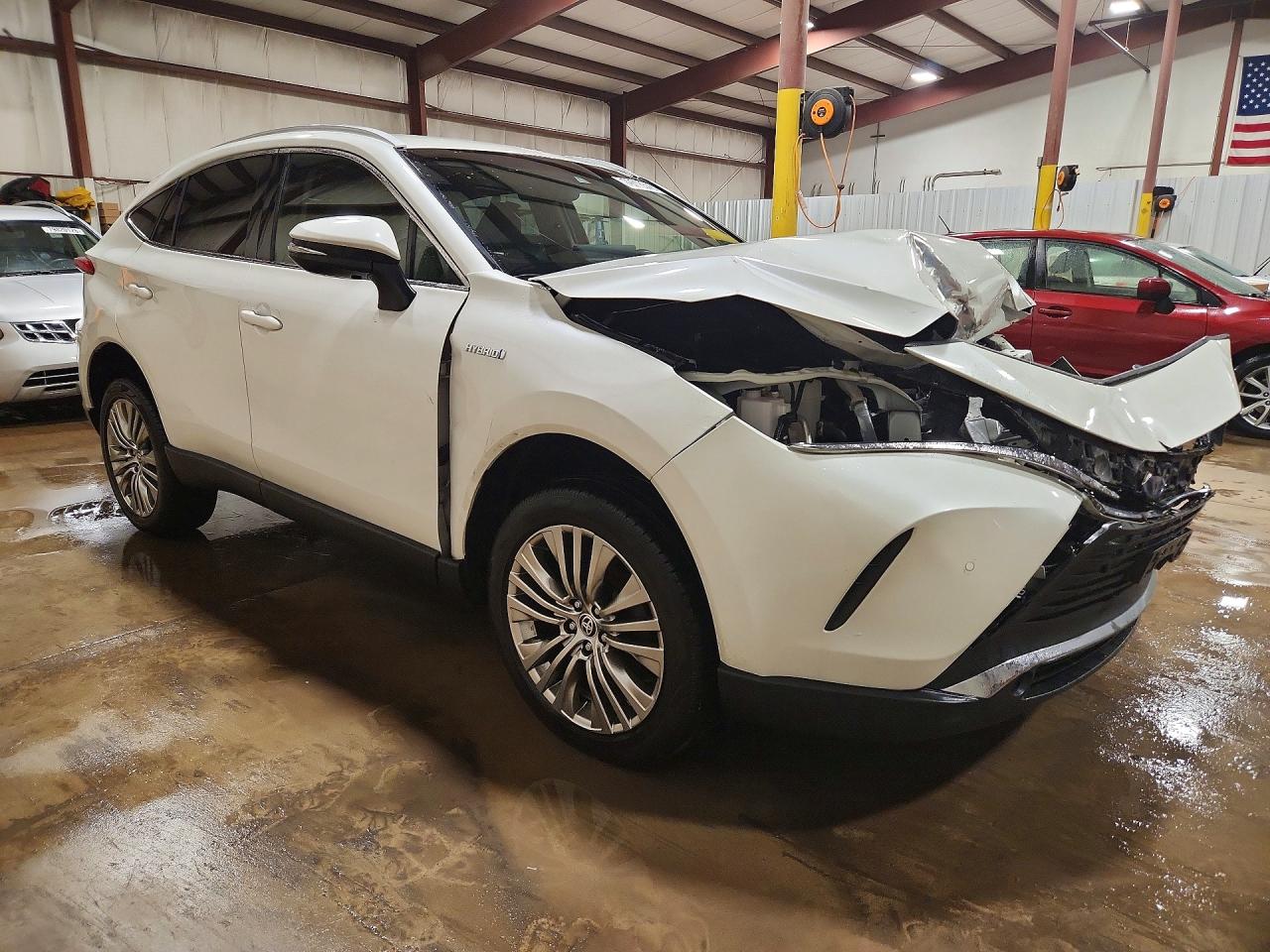 2021 TOYOTA VENZA XLE photo 4