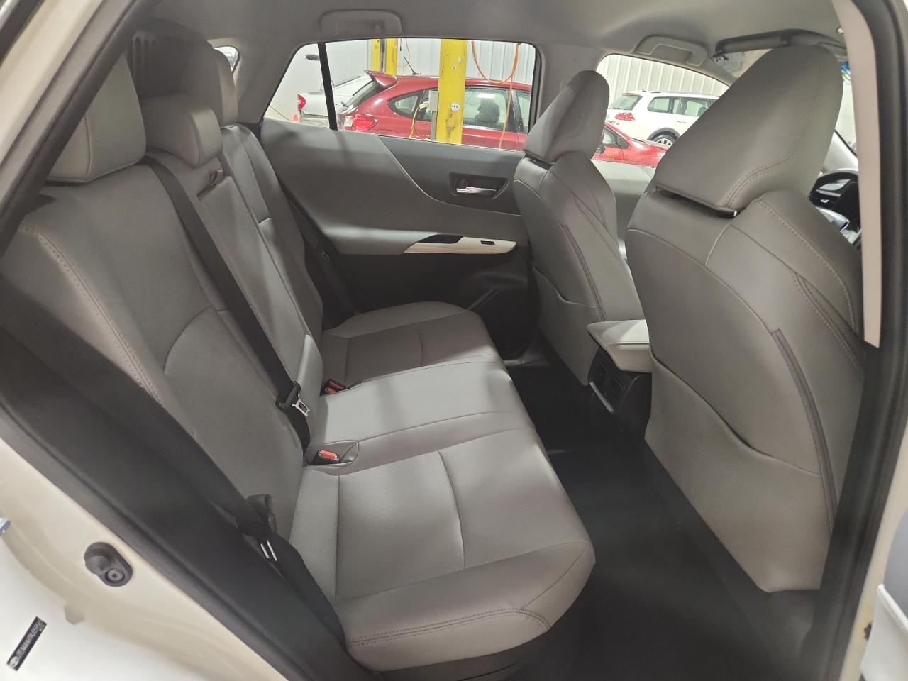 2021 TOYOTA VENZA XLE photo 11