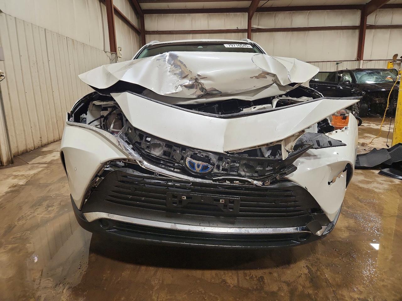 2021 TOYOTA VENZA XLE photo 5