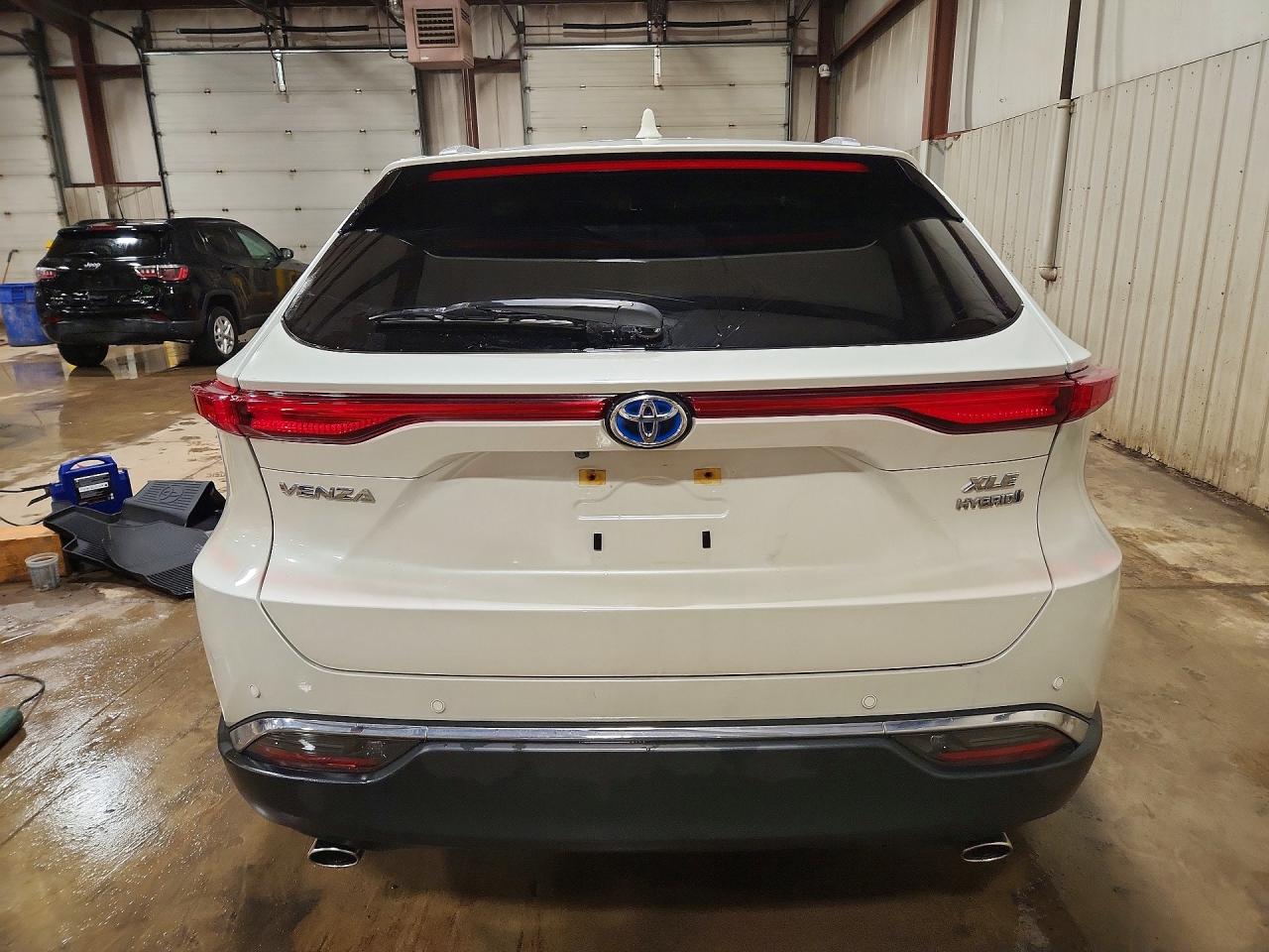 2021 TOYOTA VENZA XLE photo 6