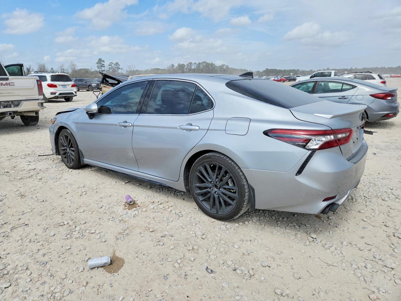 2023 TOYOTA CAMRY XSE photo 3
