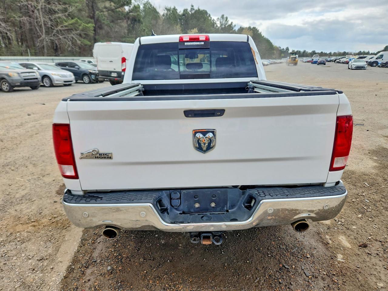 2016 RAM 1500 SLT photo 6