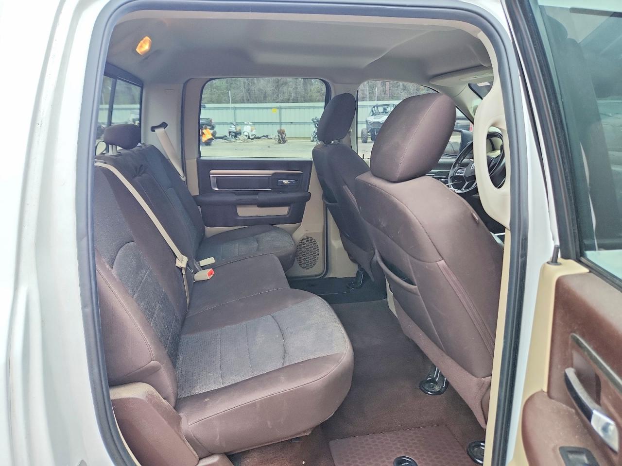 2016 RAM 1500 SLT photo 10