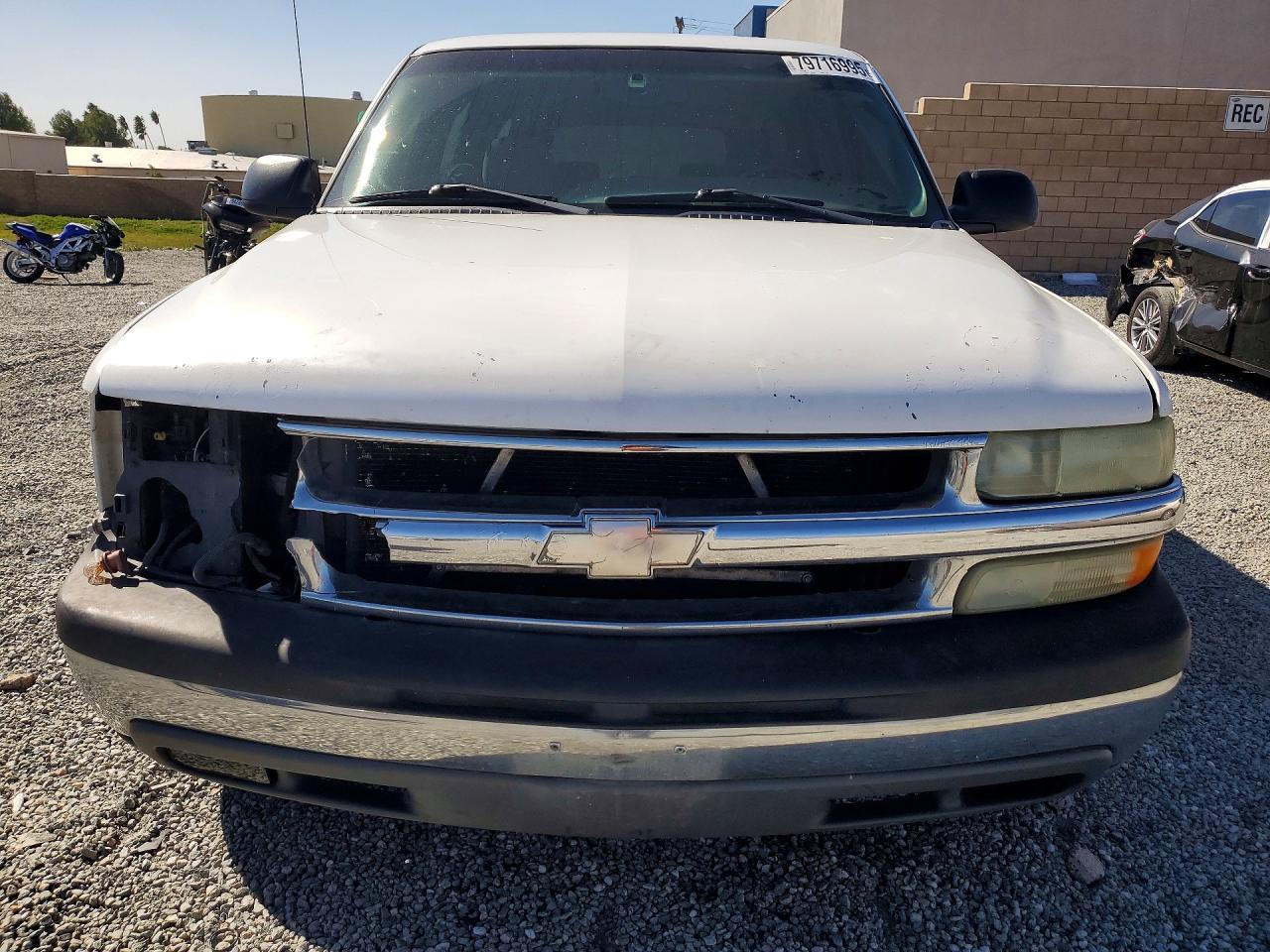 2004 CHEVROLET SUBURBAN C1500 photo 5