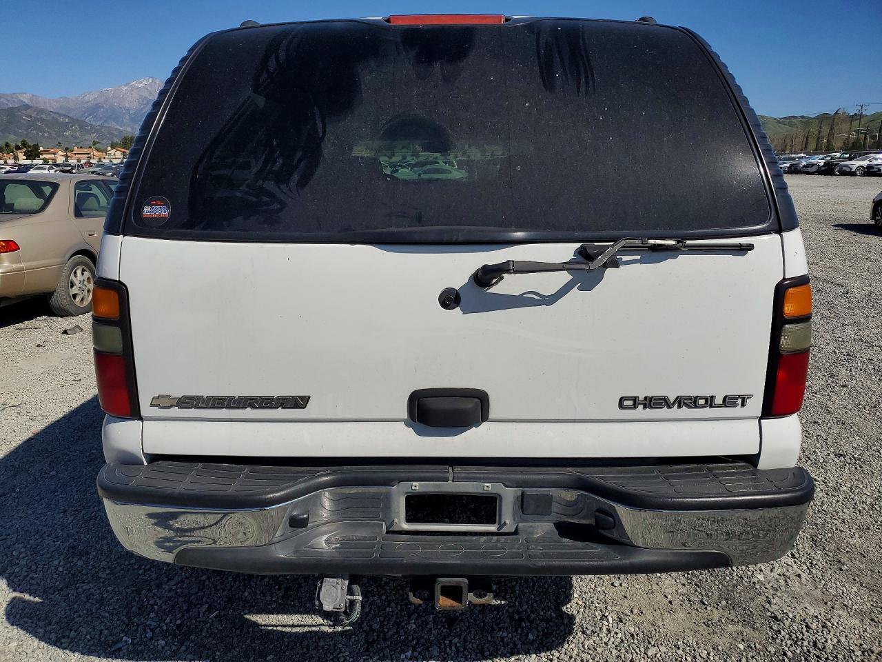 2004 CHEVROLET SUBURBAN C1500 photo 6