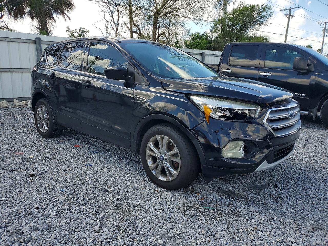 2017 FORD ESCAPE SE photo 10