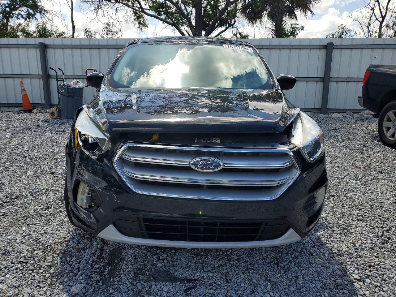 2017 FORD ESCAPE SE photo 13