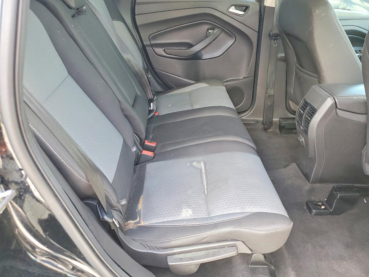 2017 FORD ESCAPE SE photo 31