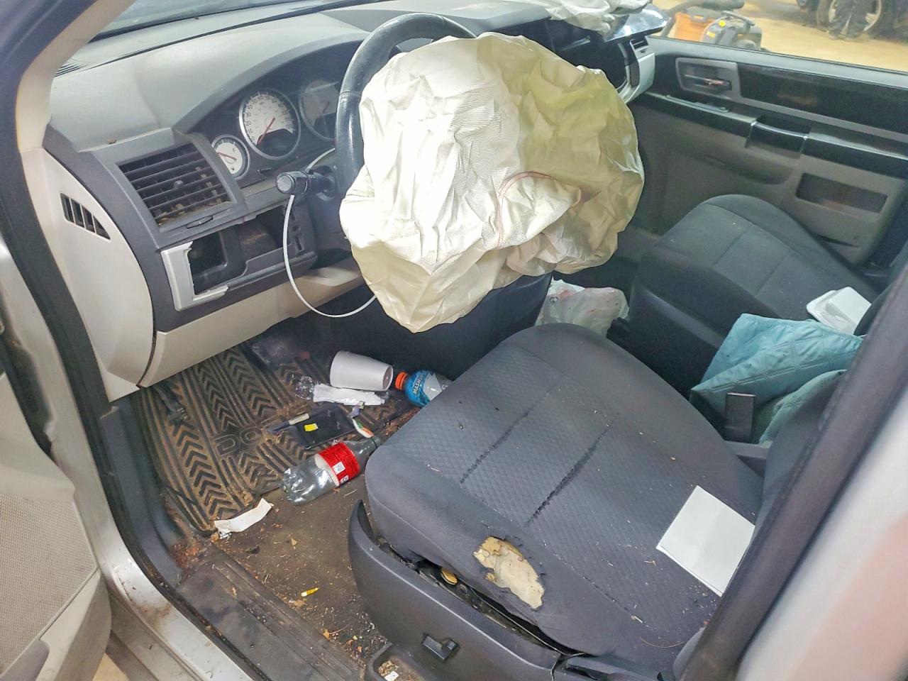 2010 DODGE GRAND CARAVAN SXT photo 15