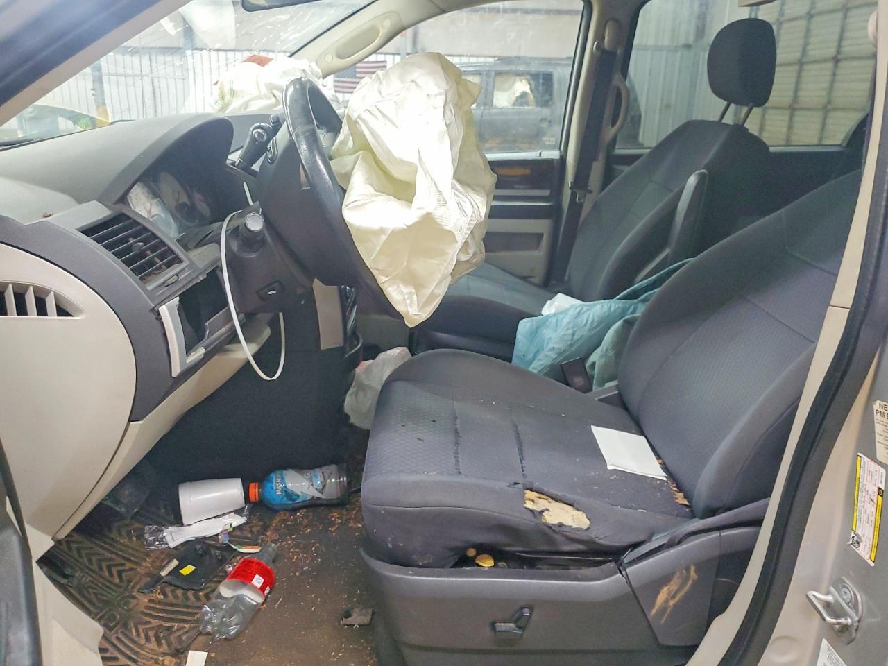 2010 DODGE GRAND CARAVAN SXT photo 13