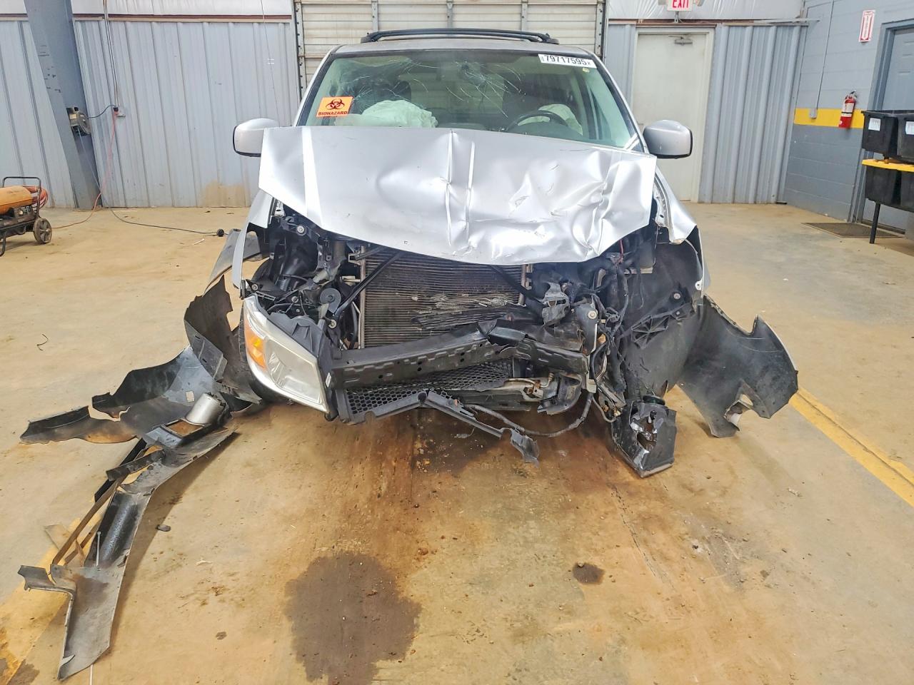 2010 DODGE GRAND CARAVAN SXT photo 9