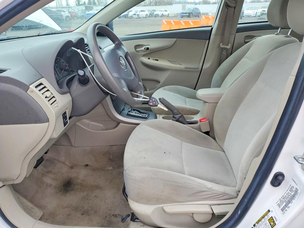 2009 TOYOTA COROLLA photo 7