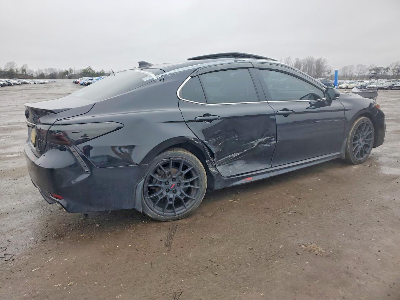 2021 TOYOTA CAMRY XSE photo 3
