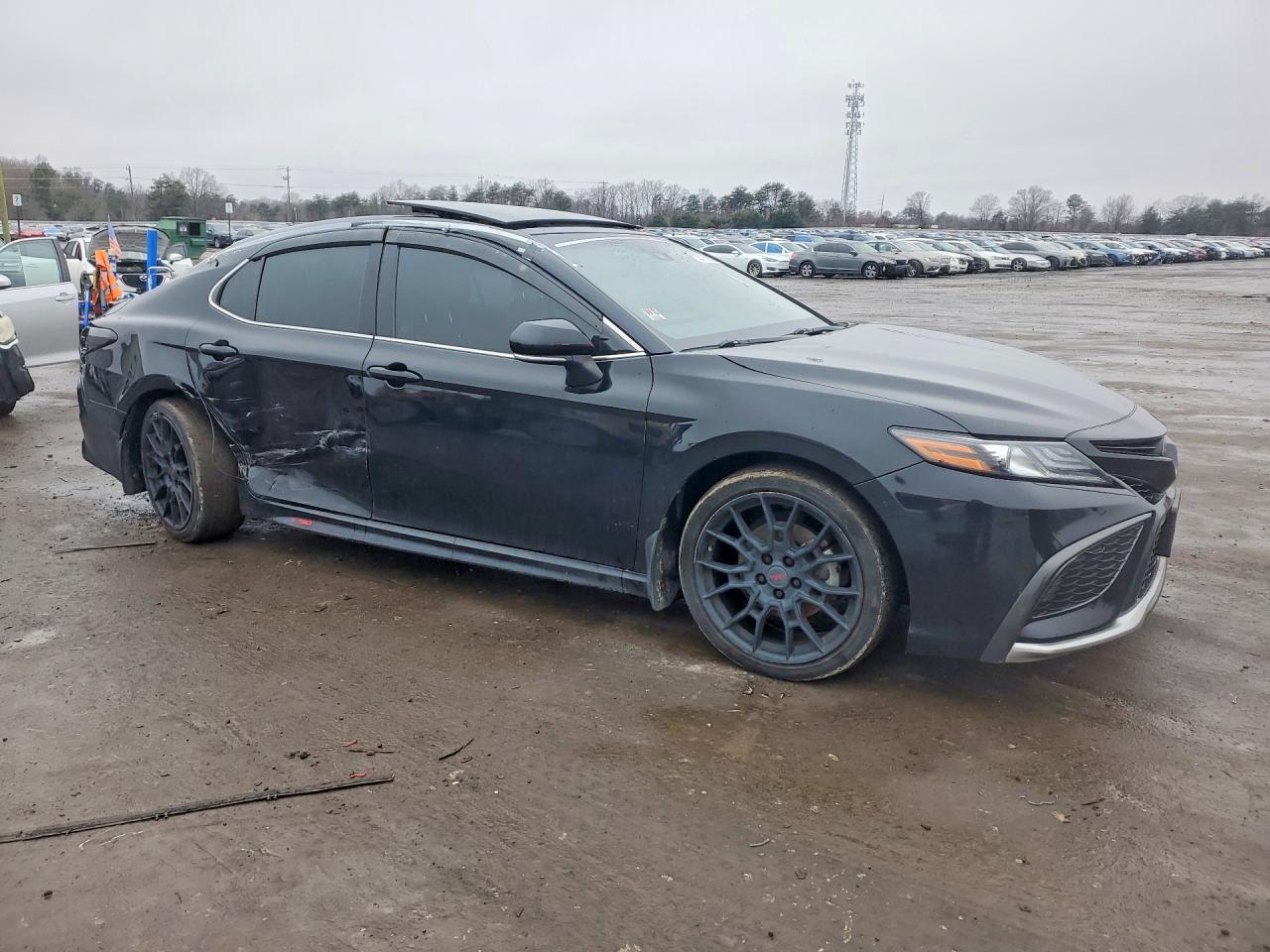 2021 TOYOTA CAMRY XSE photo 4