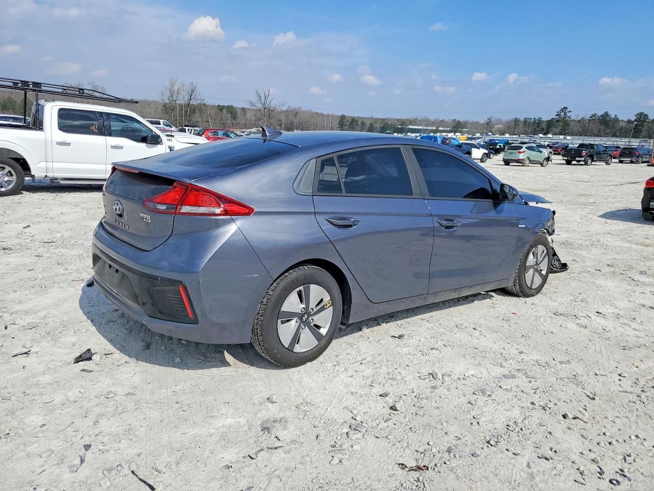 2017 HYUNDAI IONIQ photo 5