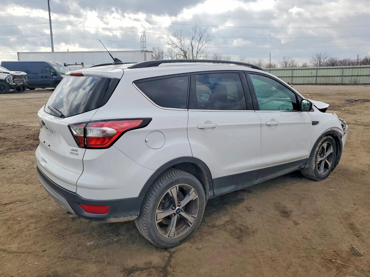 2018 FORD ESCAPE SEL photo 3