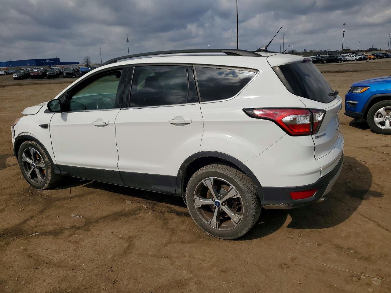 2018 FORD ESCAPE SEL photo 2