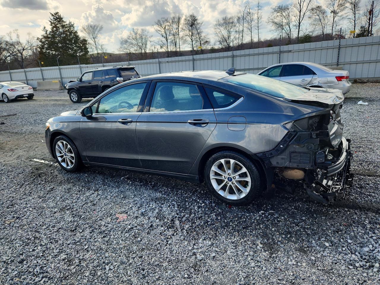 2019 FORD FUSION SE photo 2