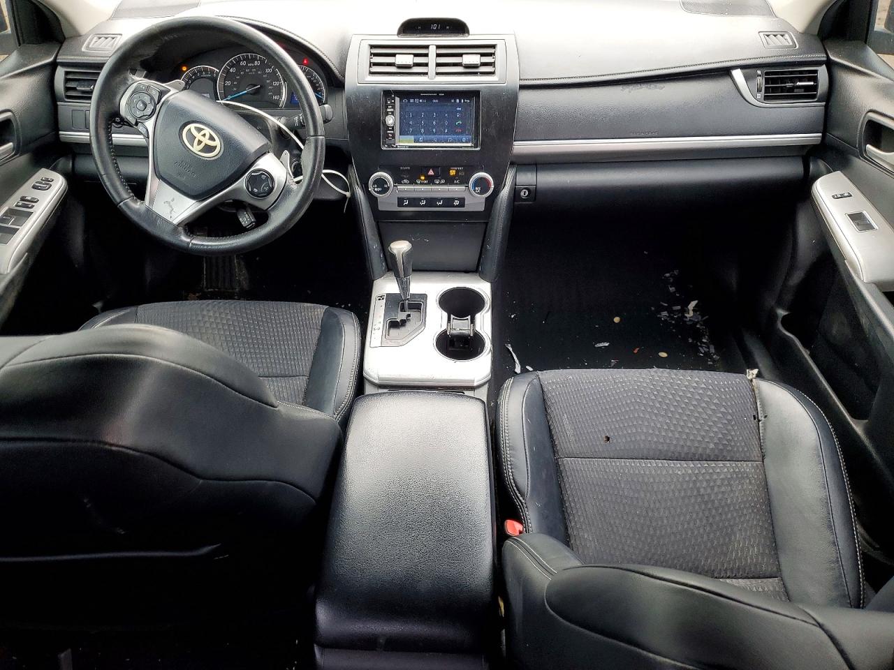 2012 TOYOTA CAMRY SE photo 15