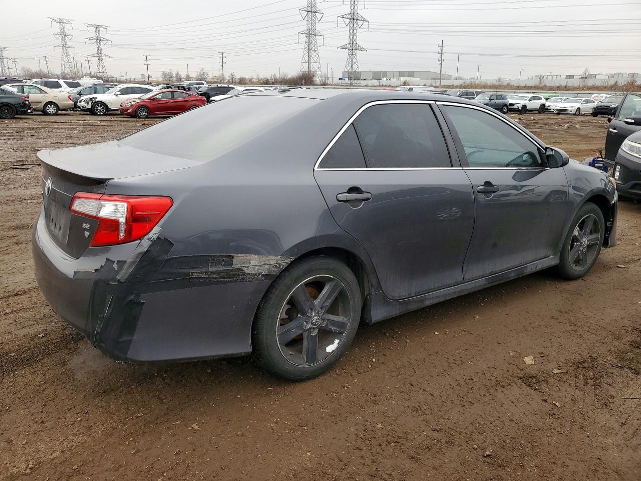 2012 TOYOTA CAMRY SE photo 5