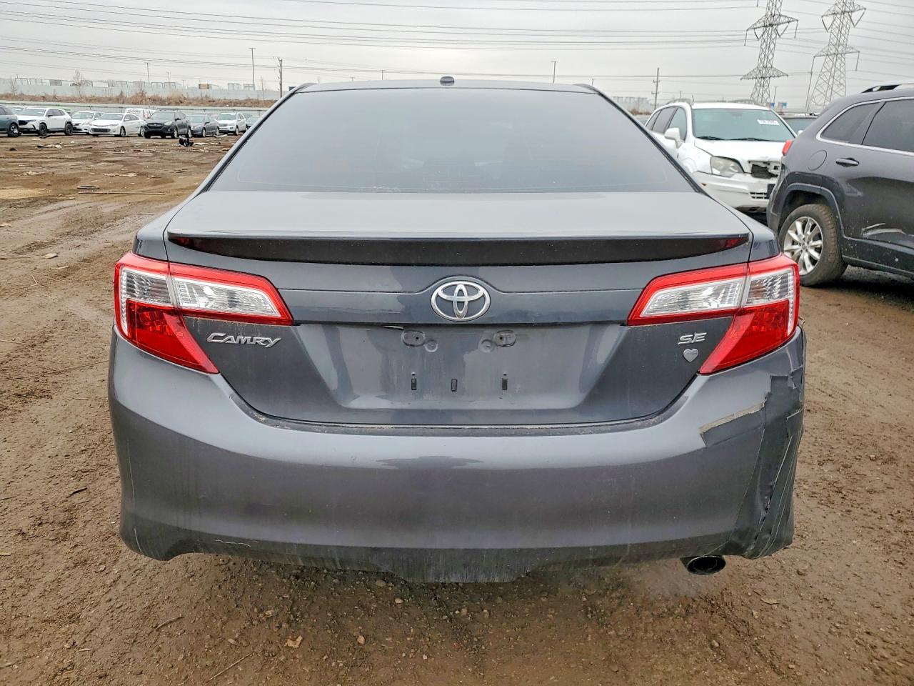 2012 TOYOTA CAMRY SE photo 11