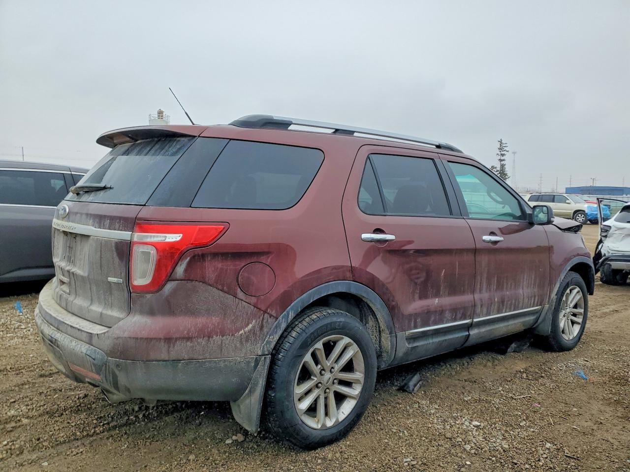 2015 FORD EXPLORER XLT photo 3