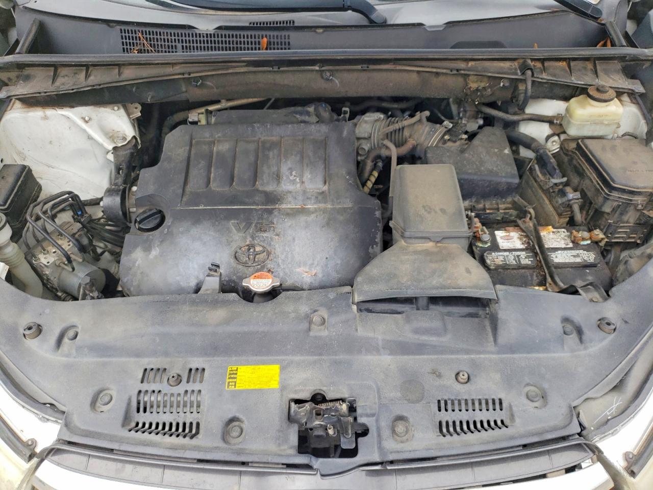 2016 TOYOTA HIGHLANDER XLE photo 12