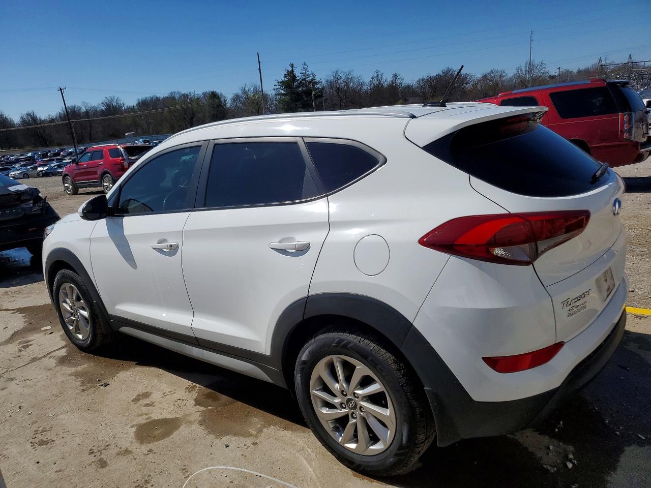 2017 HYUNDAI TUCSON SE photo 2