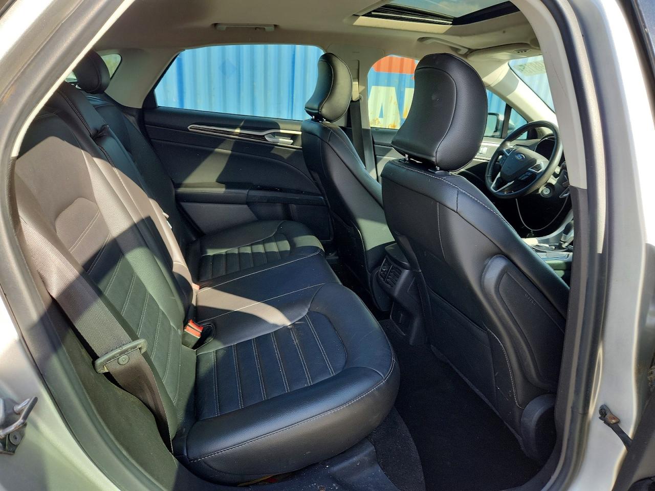 2016 FORD FUSION SE photo 19