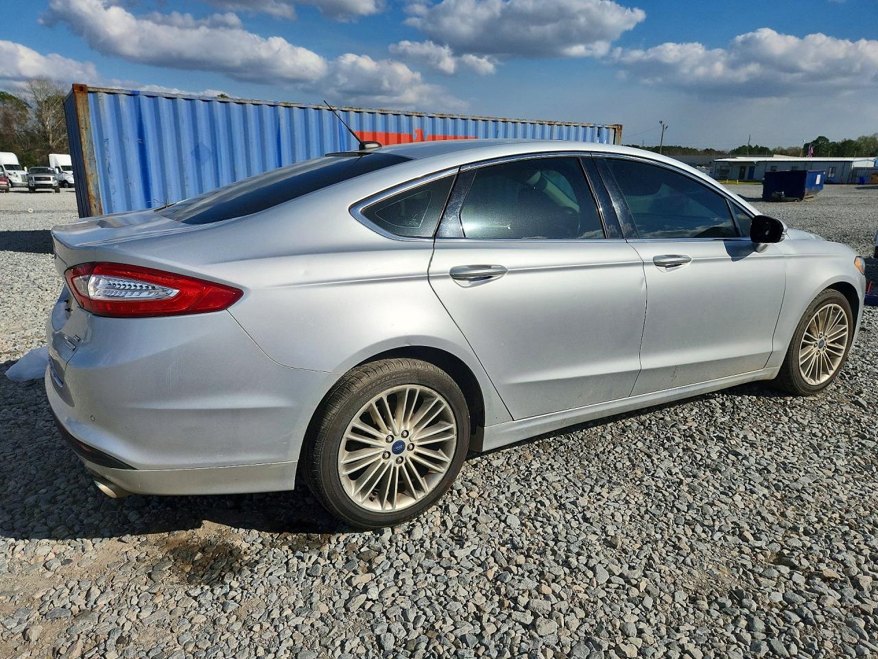 2016 FORD FUSION SE photo 5