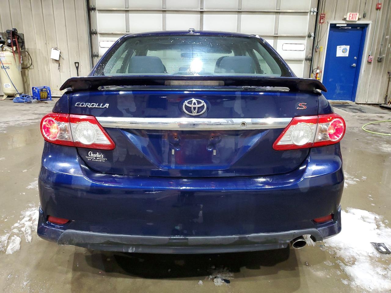 2012 TOYOTA COROLLA S photo 11