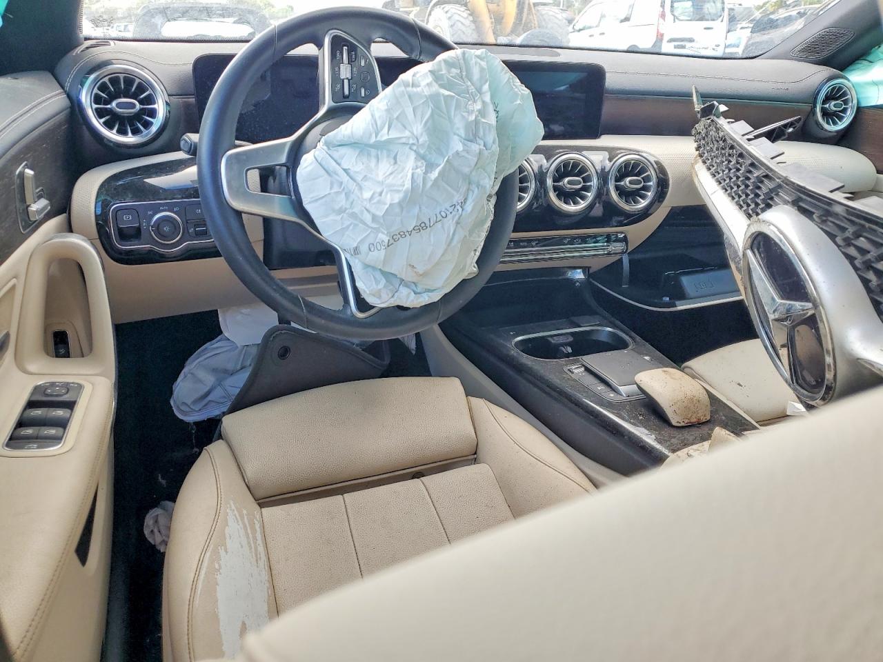 2021 MERCEDES-BENZ CLA 250 photo 15