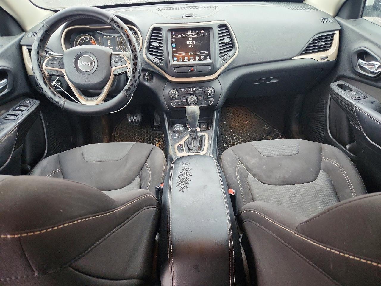 2016 JEEP CHEROKEE LATITUDE photo 8