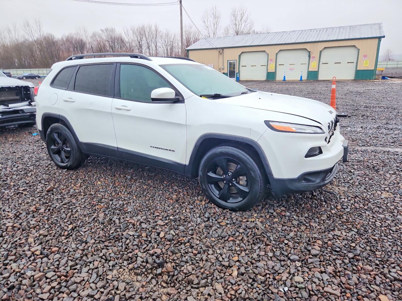 2016 JEEP CHEROKEE LATITUDE photo 4