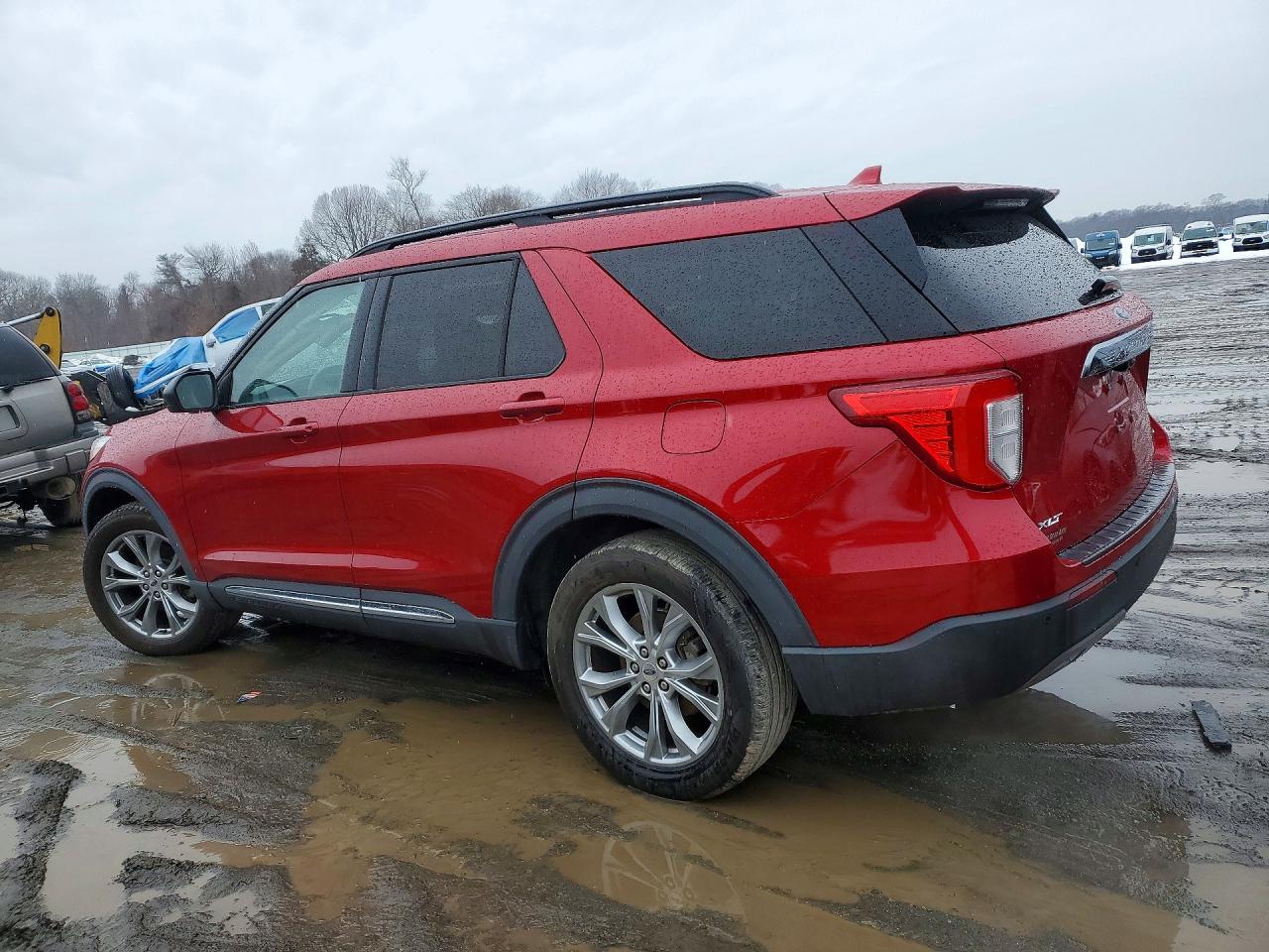 2020 FORD EXPLORER XLT photo 2