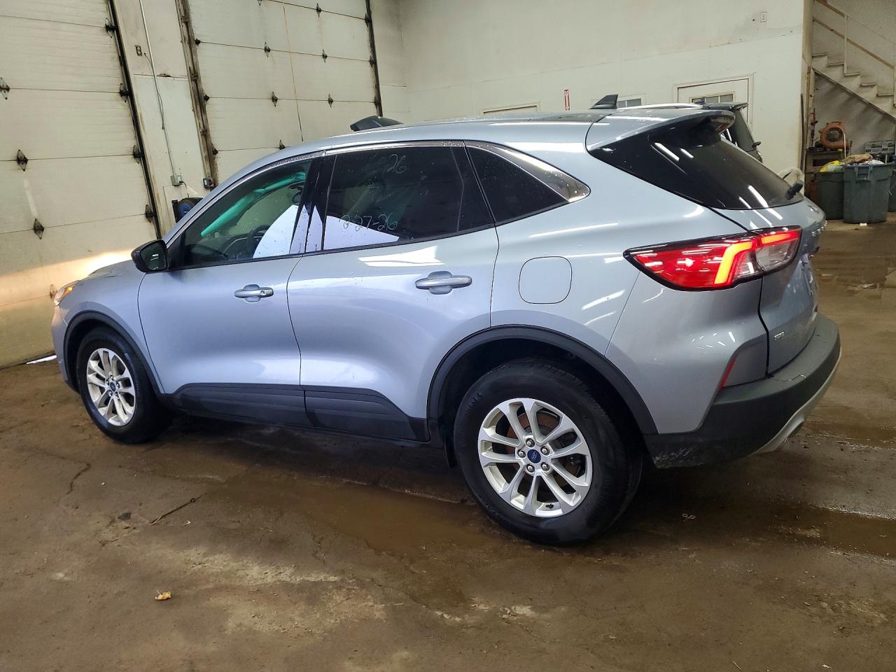 2022 FORD ESCAPE SE photo 2