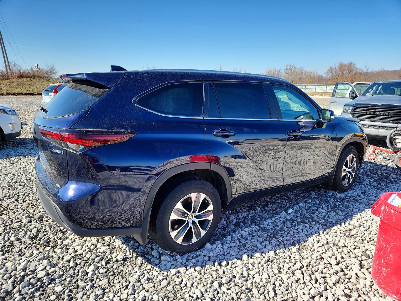 2024 TOYOTA HIGHLANDER HYBRID XLE photo 7