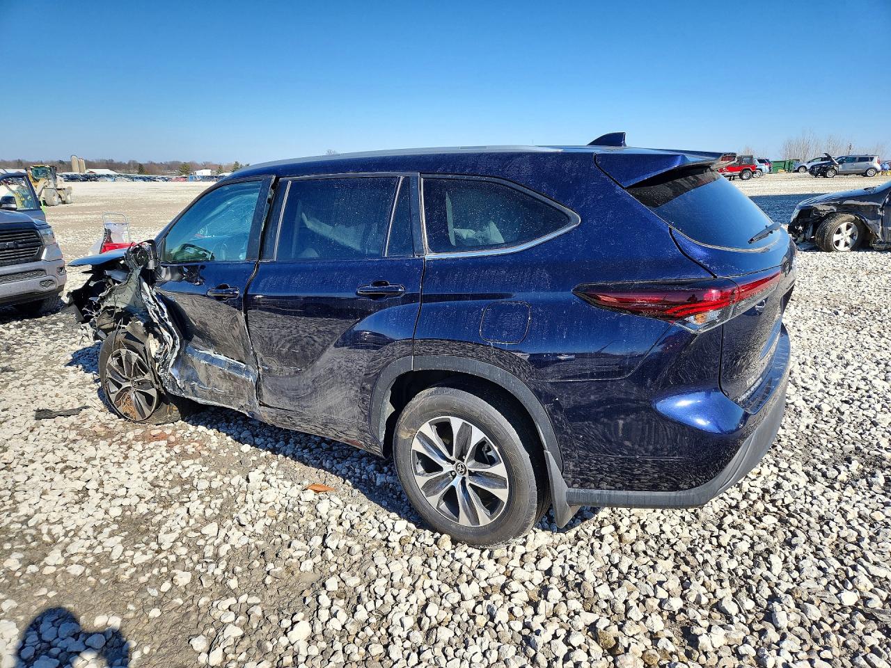 2024 TOYOTA HIGHLANDER HYBRID XLE photo 4