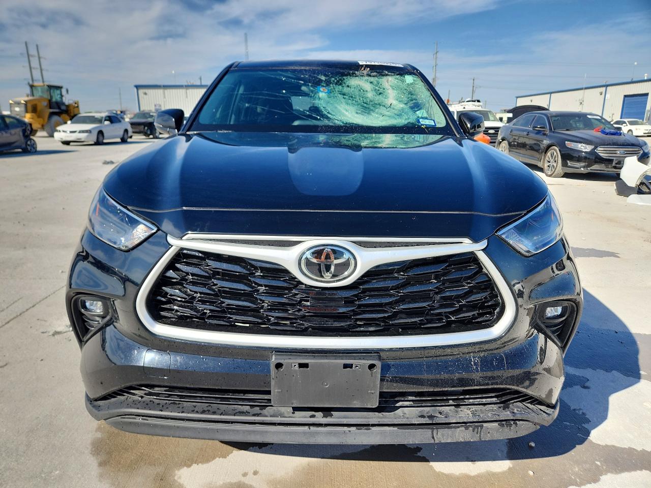 2022 TOYOTA HIGHLANDER LE photo 9
