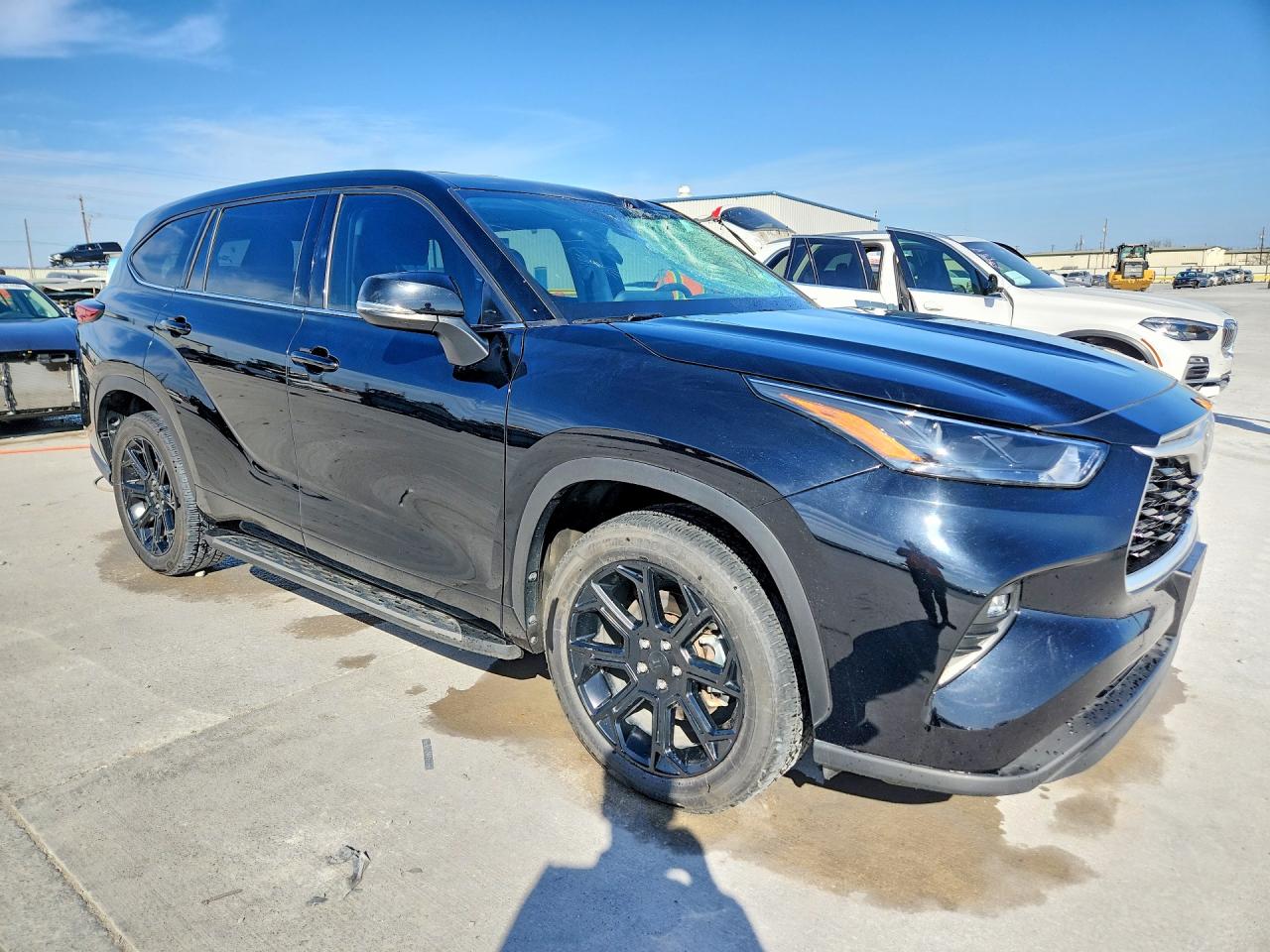 2022 TOYOTA HIGHLANDER LE photo 7