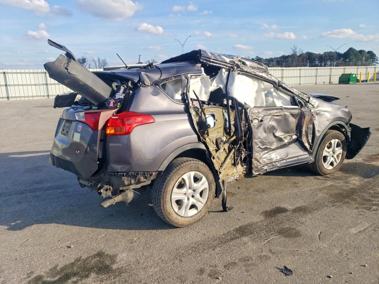 2015 TOYOTA RAV4 LE photo 3