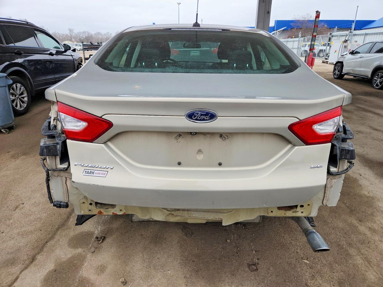 2015 FORD FUSION SE photo 11