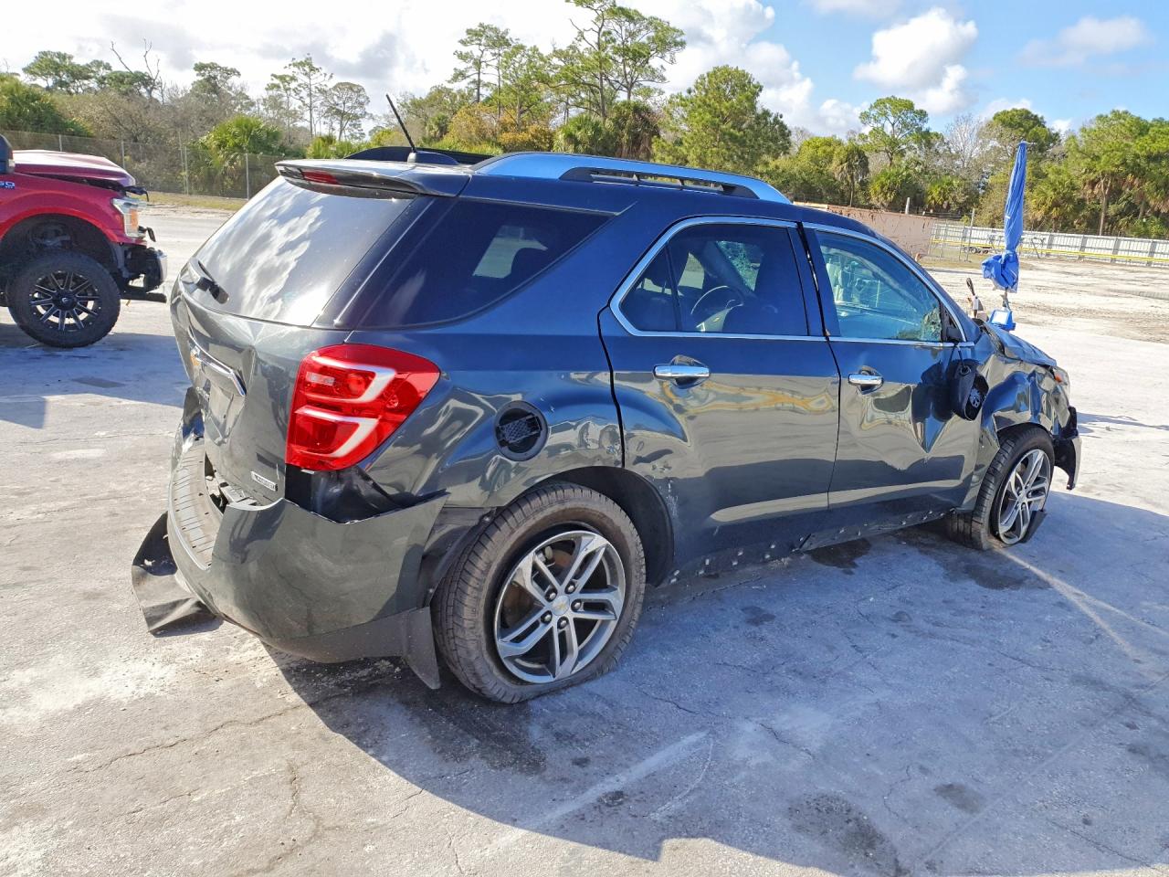 2017 CHEVROLET EQUINOX PREMIER photo 5