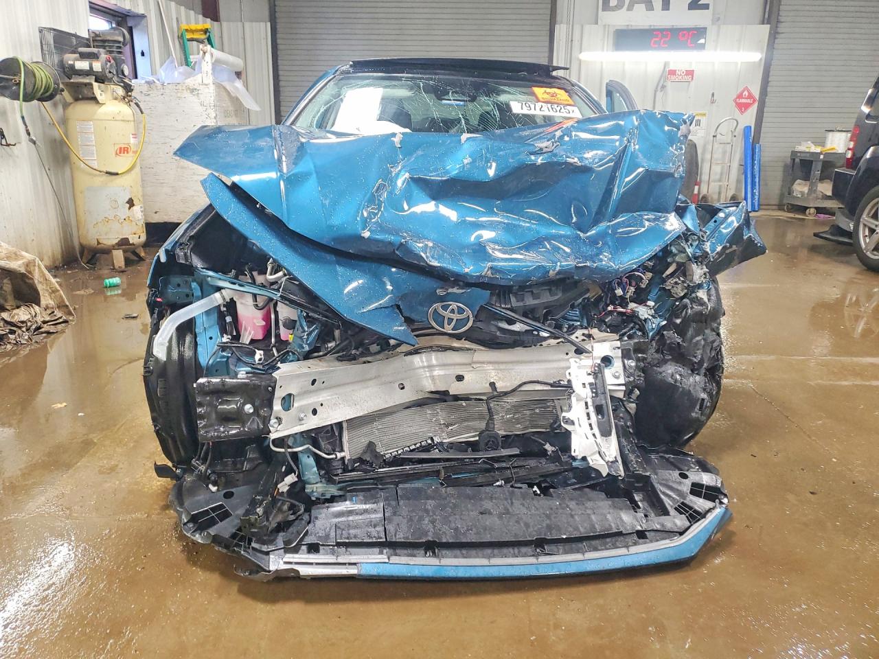 2025 TOYOTA CAMRY XLE photo 9