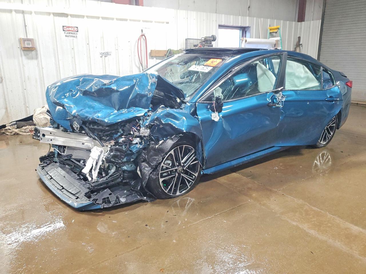 2025 TOYOTA CAMRY