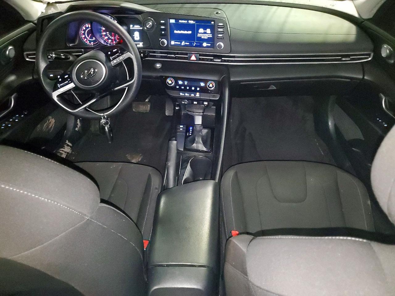 2022 HYUNDAI ELANTRA SEL photo 8